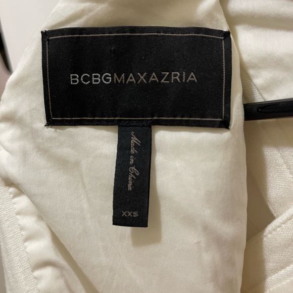 Off white sleeveless top from BCBGMaxAzria - Picture 3 of 3